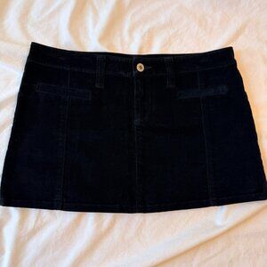 GUESS Jeans Authentic Stretch Corduroy Mini Skirt – Size 7 – Black (NWOT)
